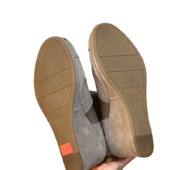 TOMS Beige Suede Side Zip Wedge Heel Bootie -SIze 10 - Picture 8 of 9